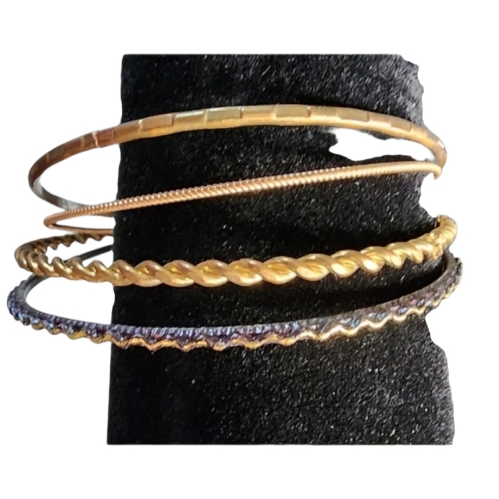 💥4 For $20💥Goldtone Intricate  BanglevBracelet Set